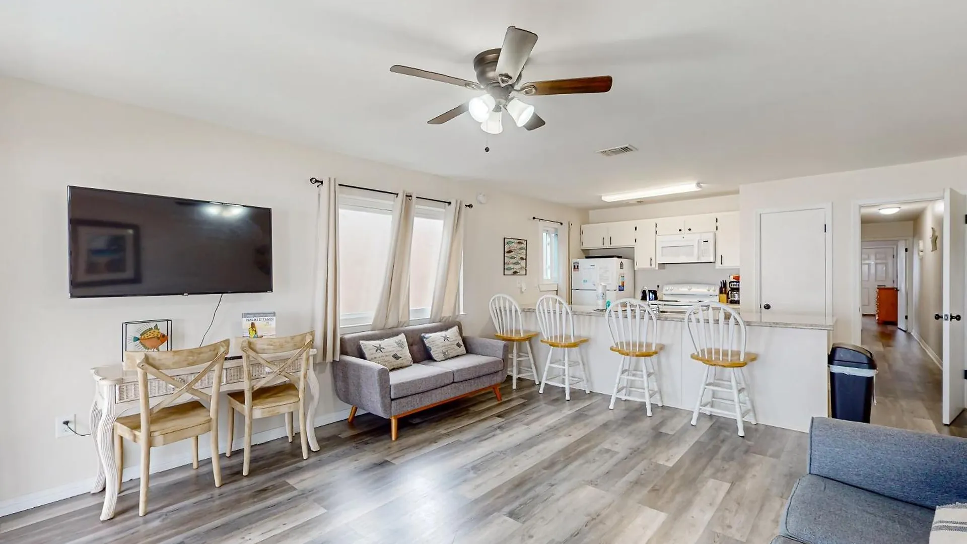 Front Beach Retreat C & B2 & D2 Panama City Beach 0*,  United States