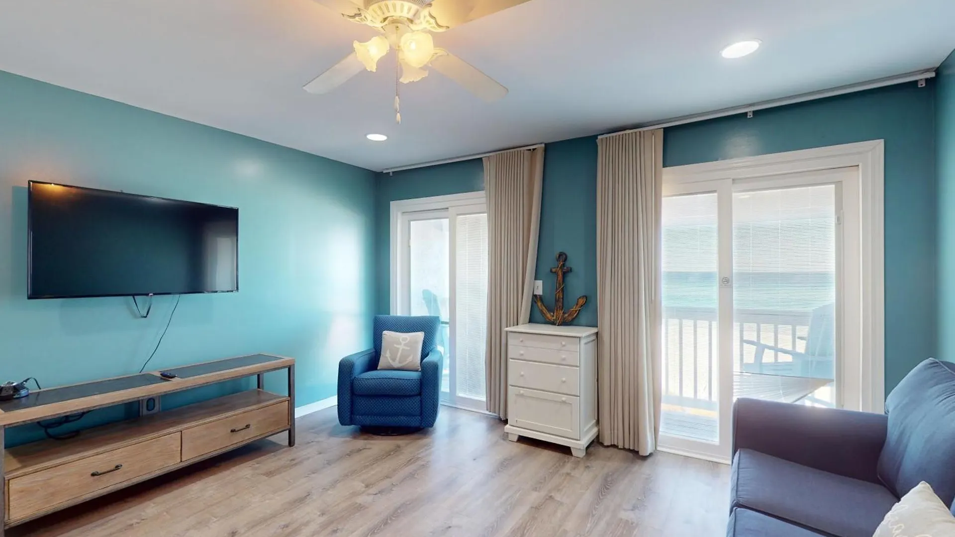 Front Beach Retreat C & B2 & D2 Panama City Beach 0*,  United States