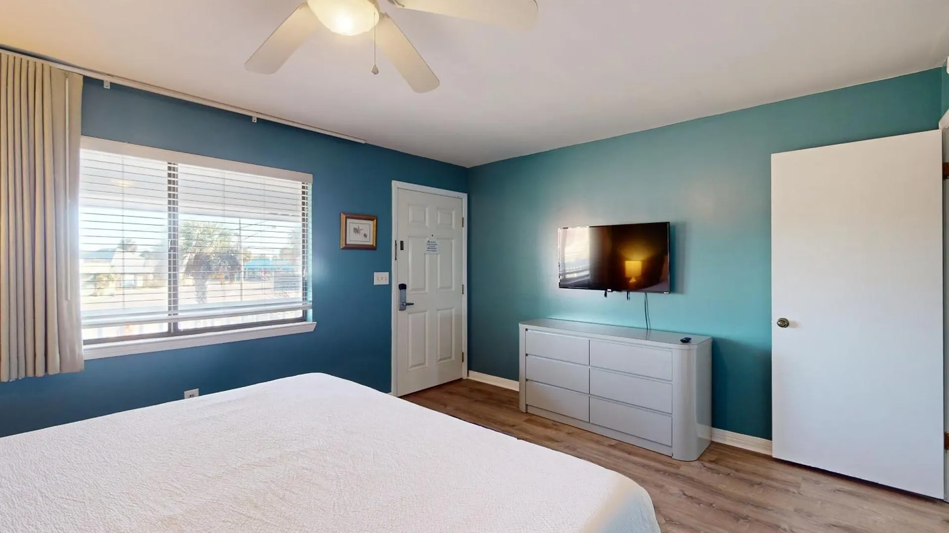 Front Beach Retreat C & B2 & D2 Panama City Beach